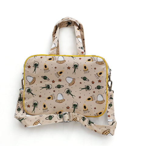SPACE INVADERS PRINT TRAVEL BAG