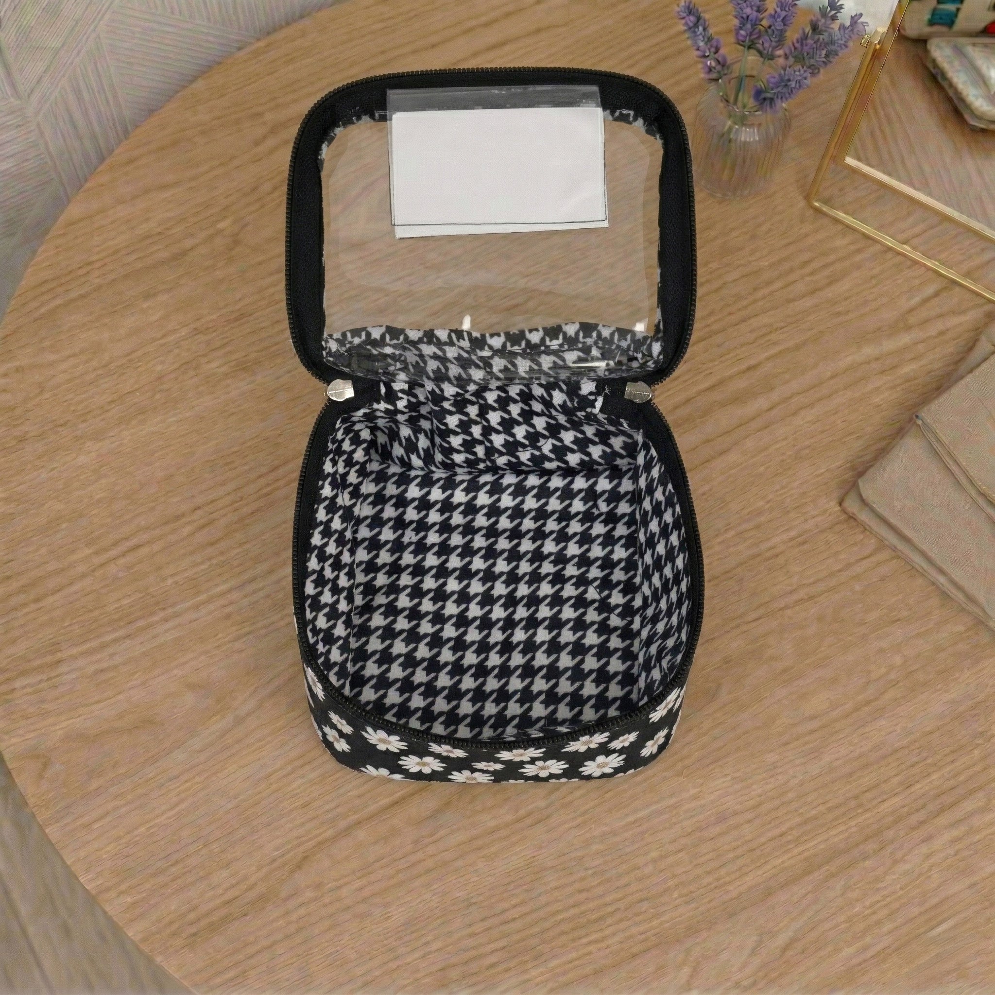 MIDNIGHT DAISY PRINT BINDI ORGANIZER