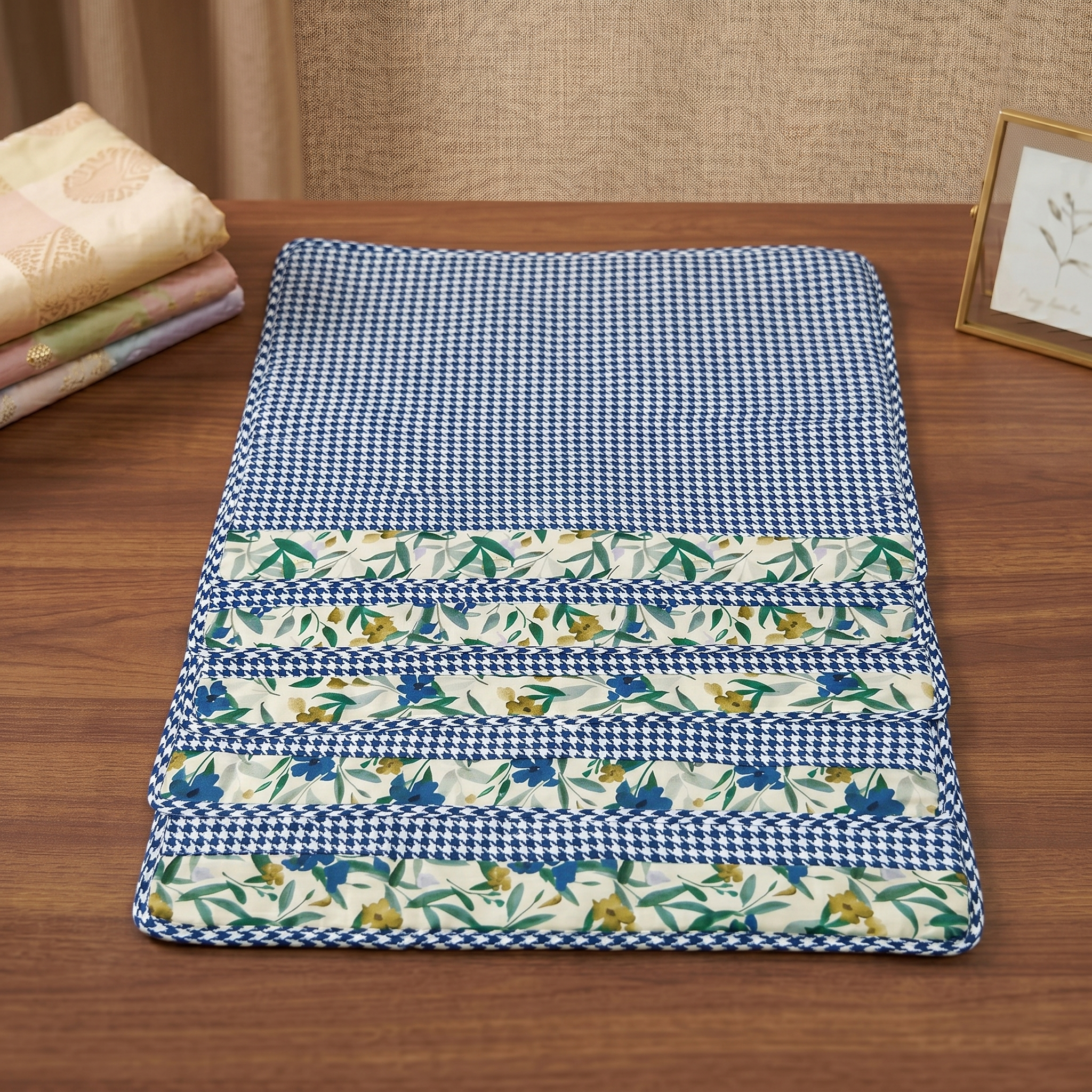 NAVY LEAF DRIFT PRINT GRAND SAREE ORGANIZER