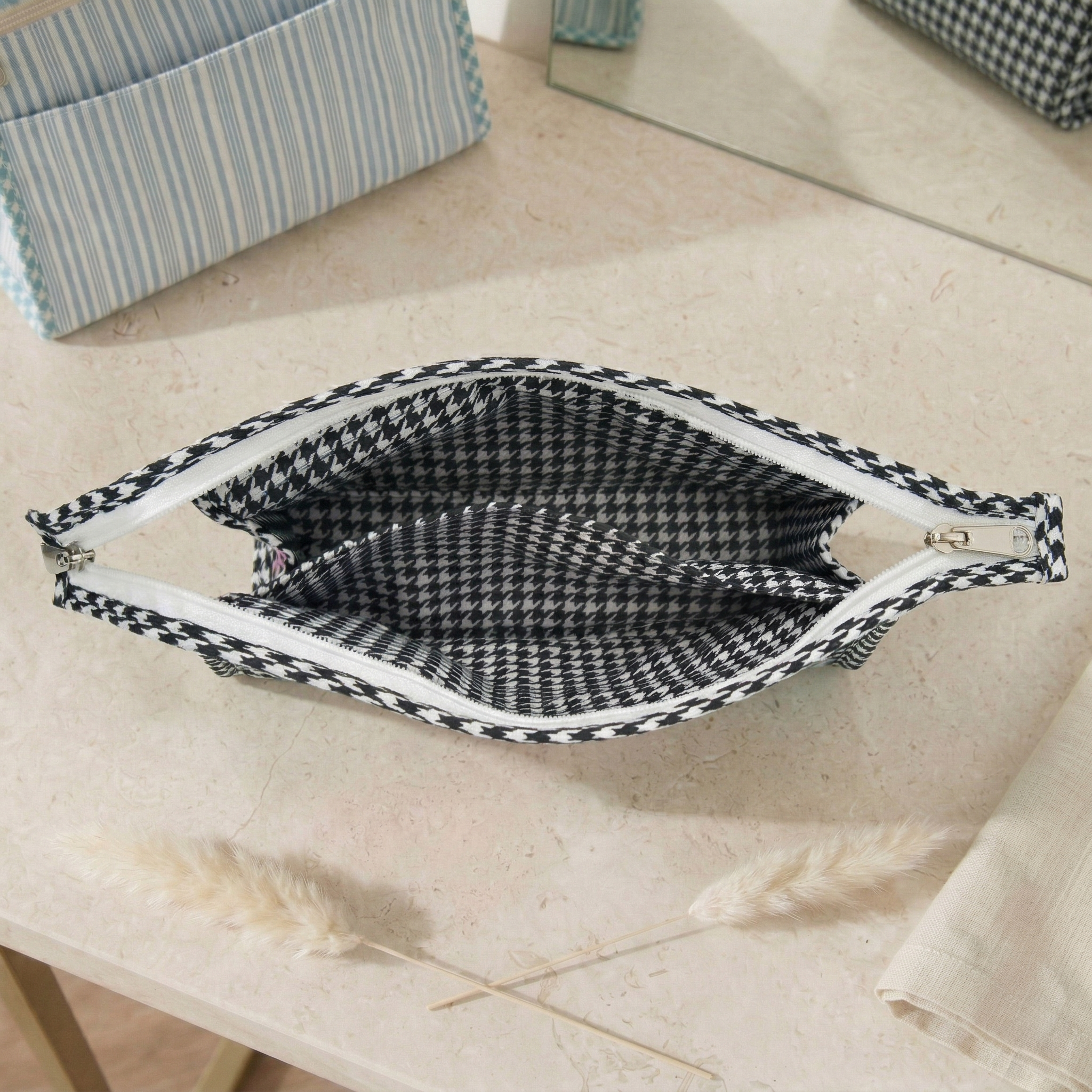 PLUM MARBLE PRINT TRAVEL MAKEUP POUCH SET