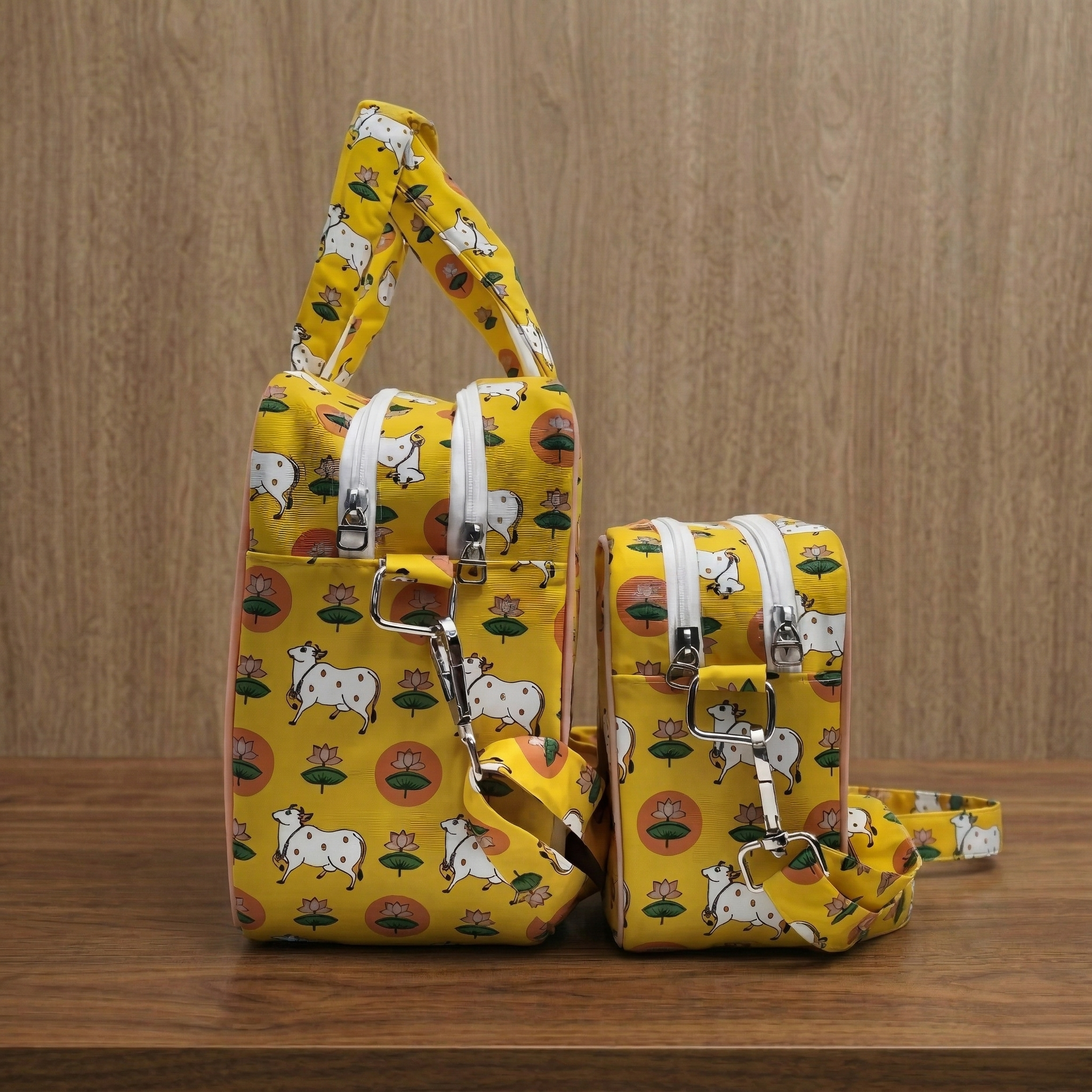 PICHWAI PASTURES PRINT TRAVEL BAG