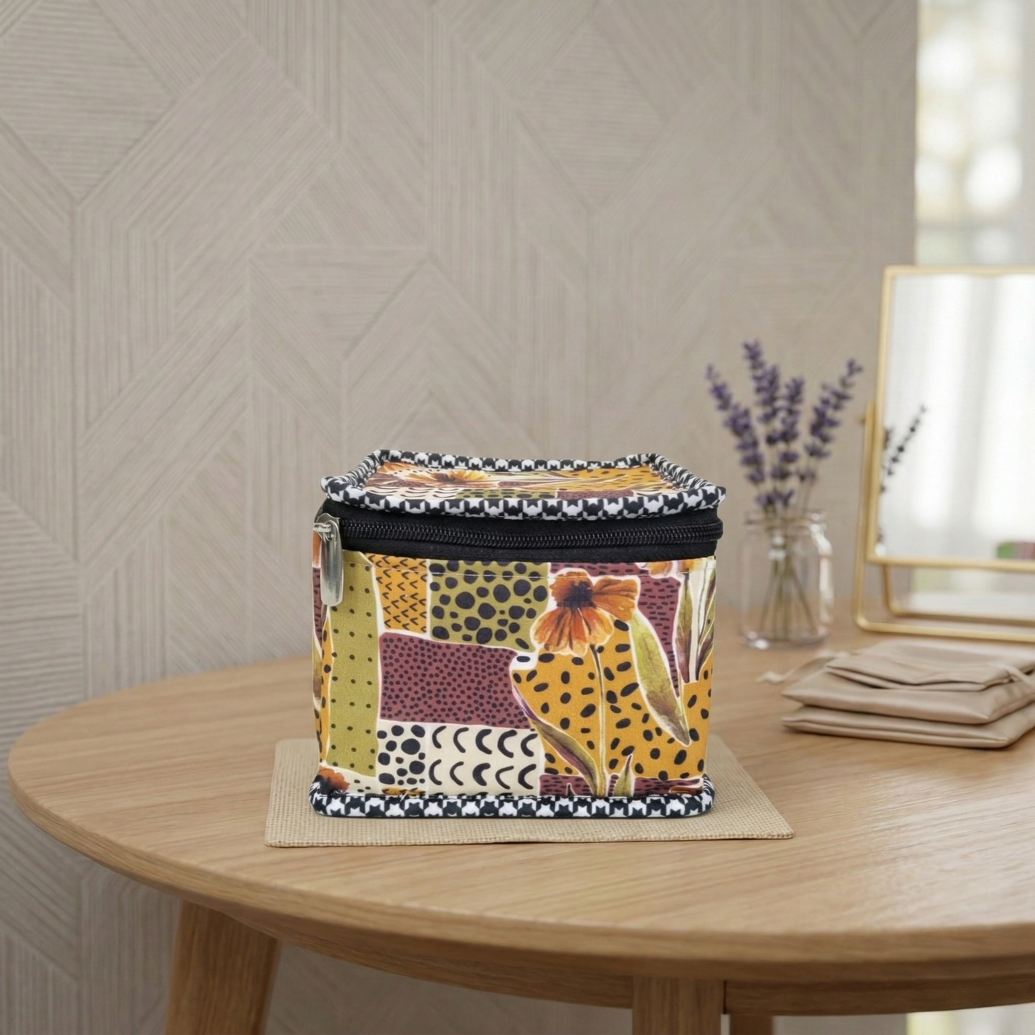 MIDNIGHT PEACH PETALS PRINT EARRING ORGANIZER