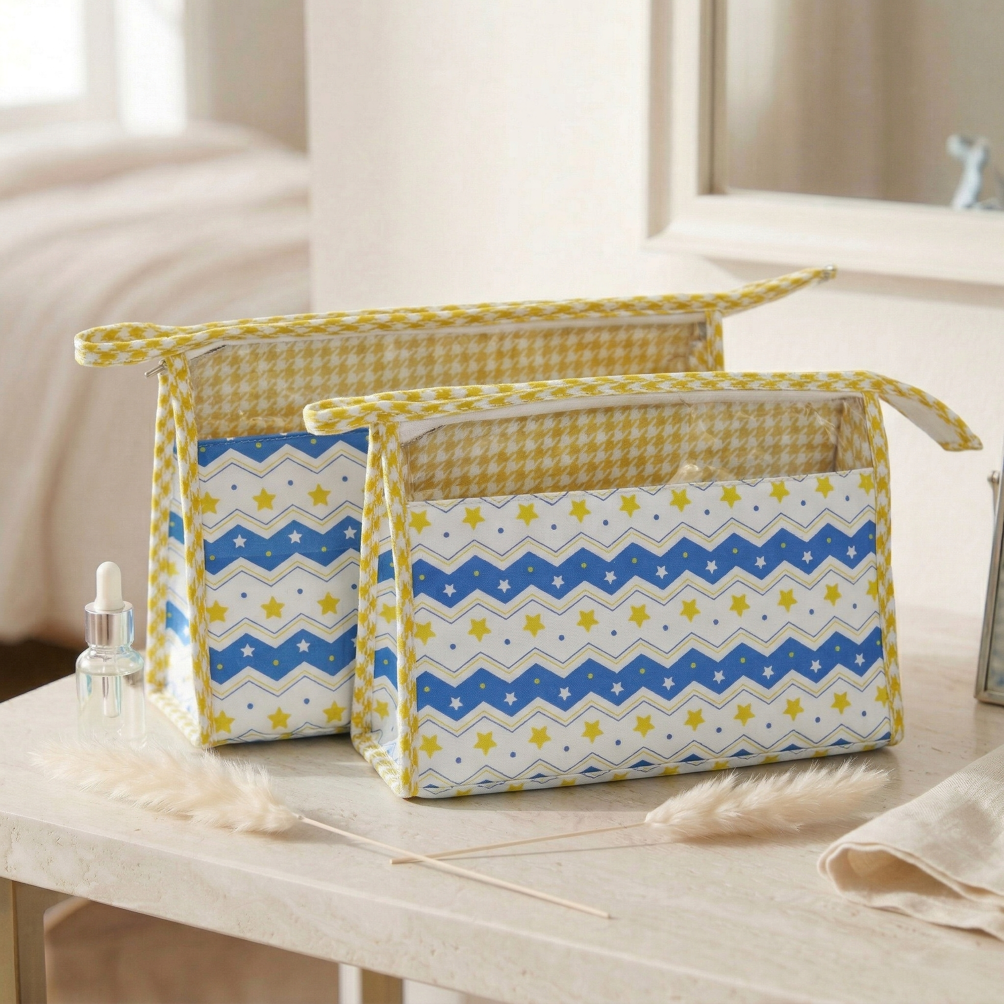 STARRY CHEVRON PRINT TRAVEL MAKEUP POUCH SET