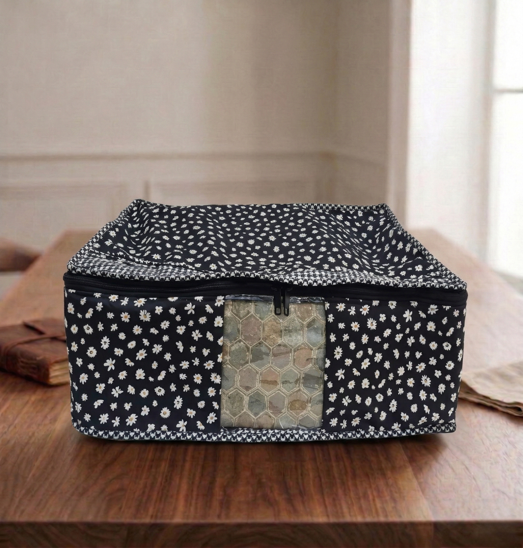 MIDNIGHT DAISY PRINT  Lehenga Organizer