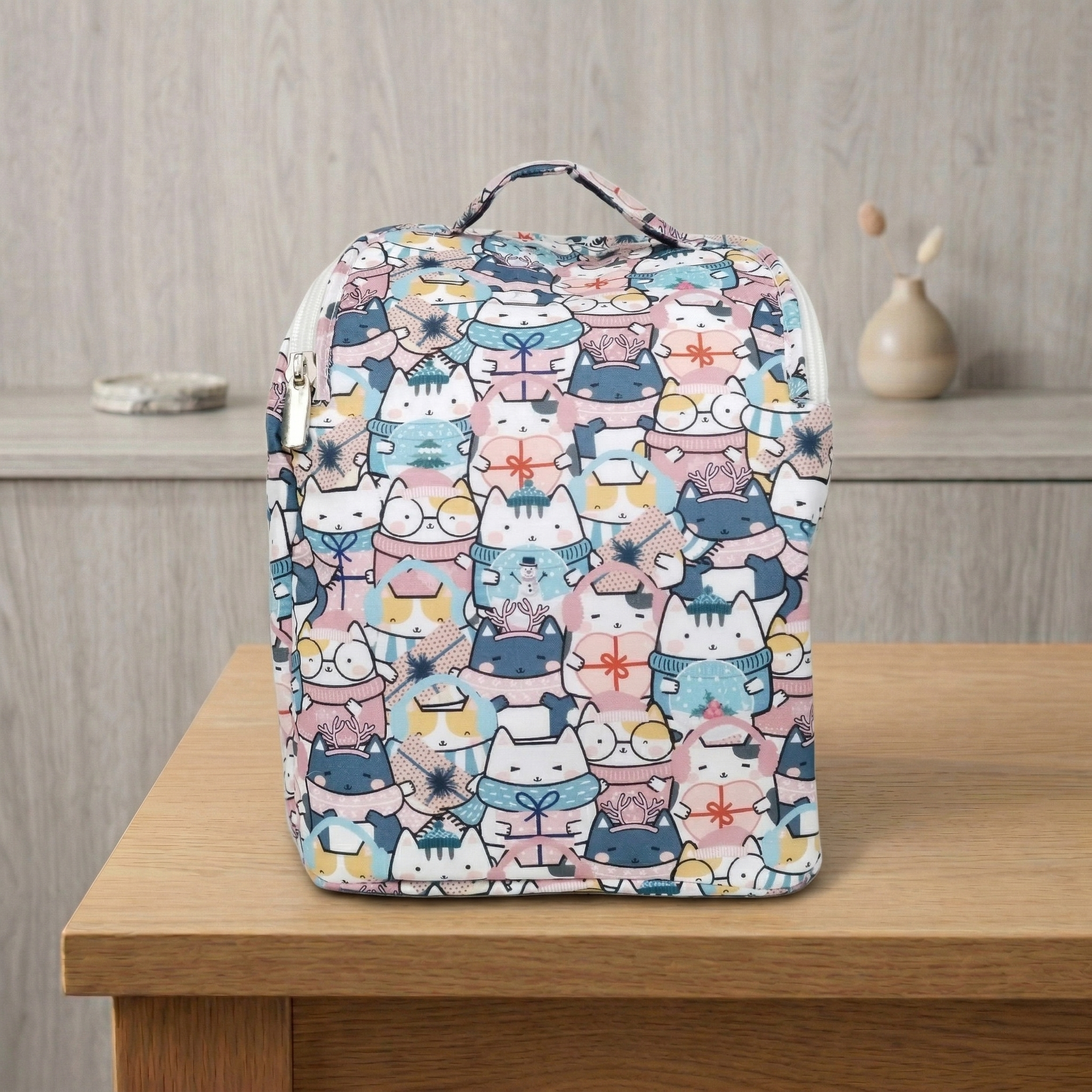 KITTY PARADE PRINT SMART TIFFIN BAG