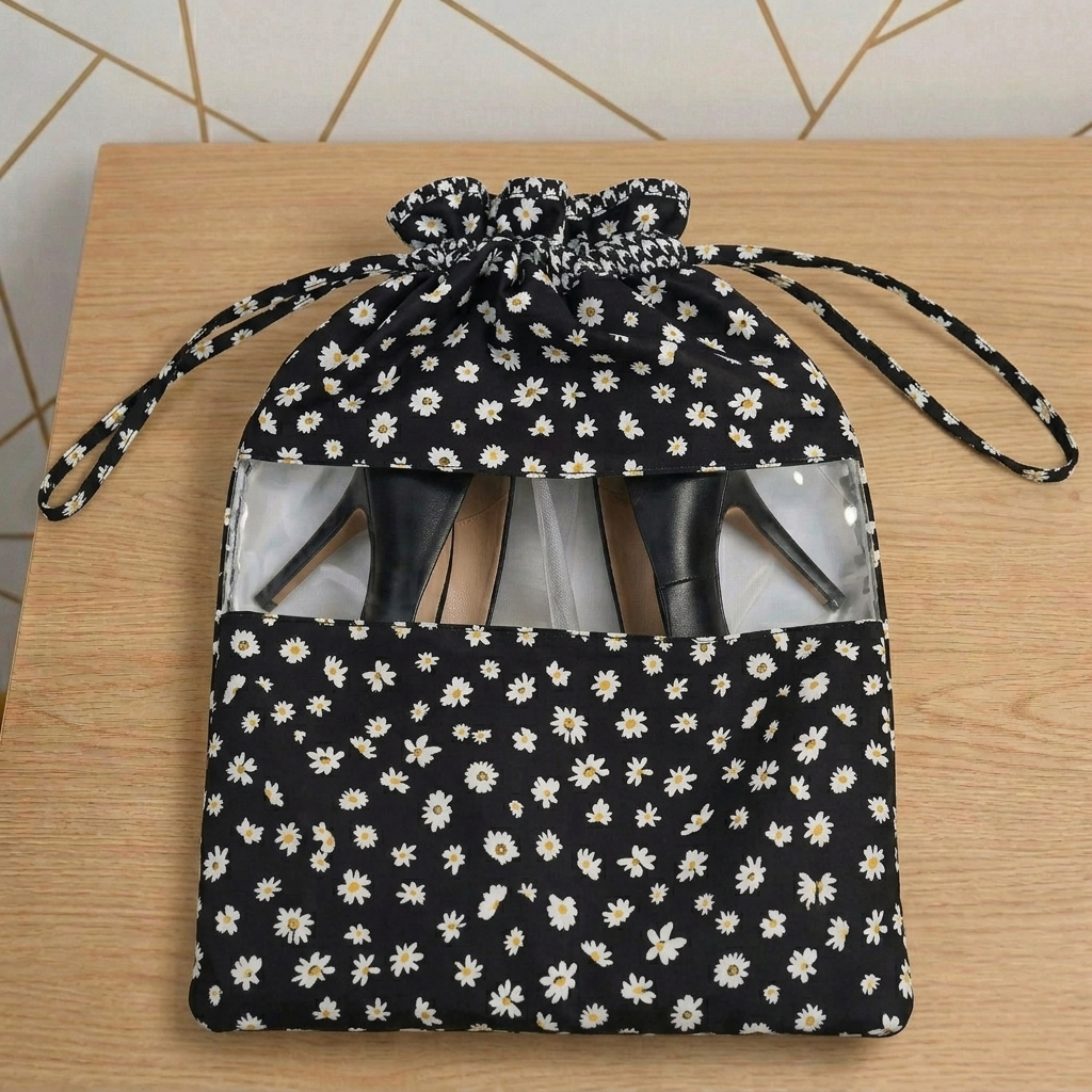 MIDNIGHT DAISY PRINT Heels & Sandals Cover