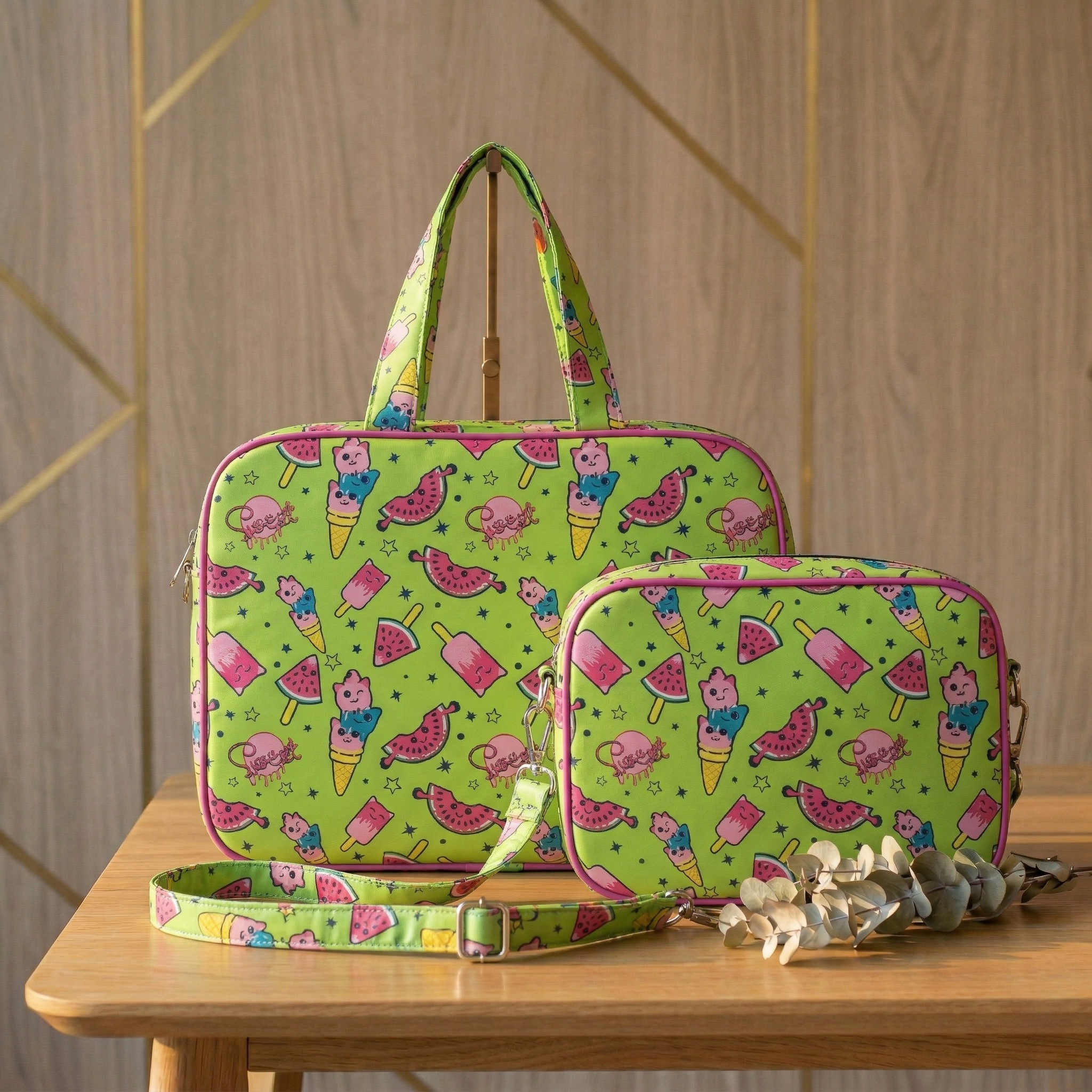 Tropical Bliss Print TRAVEL BAG