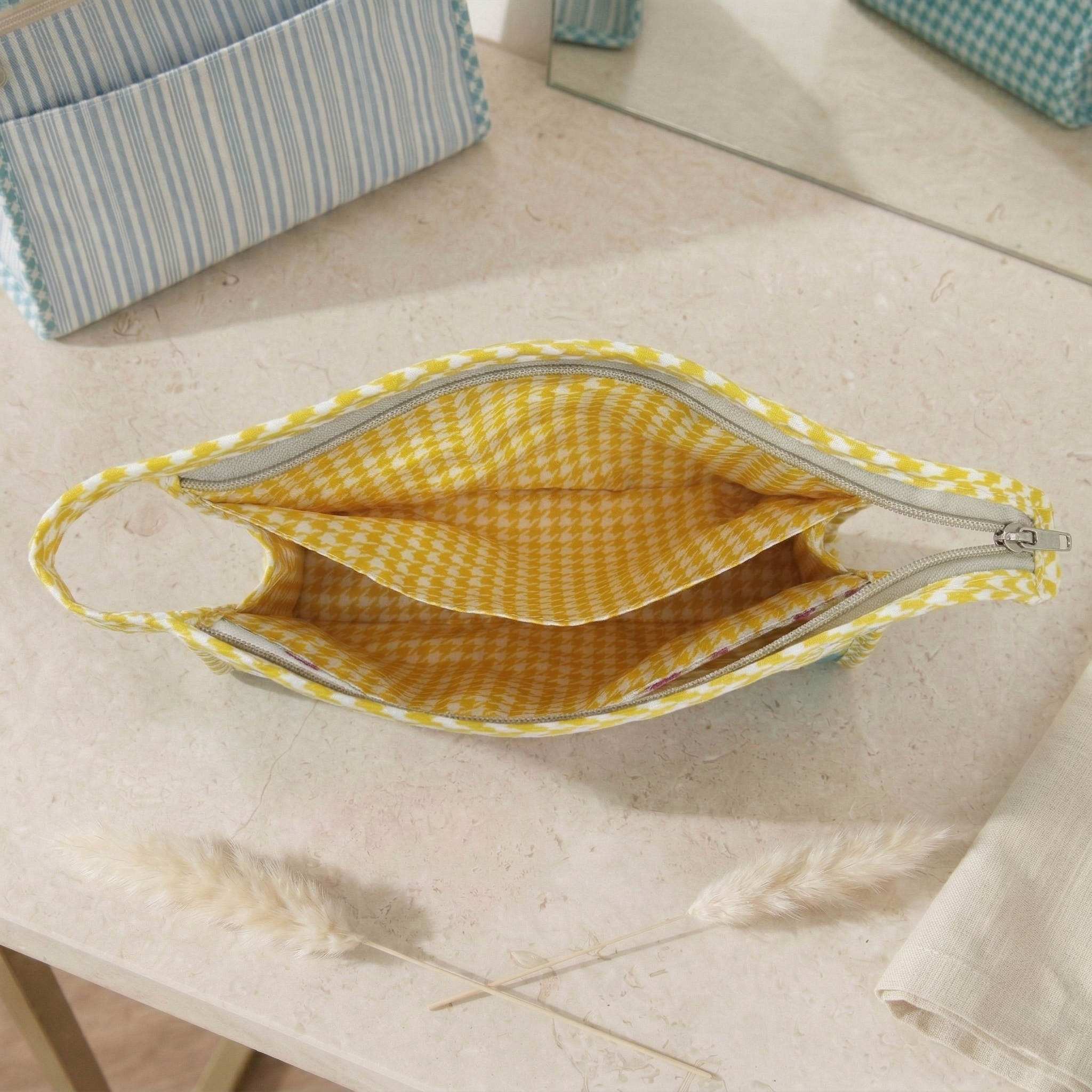 SUNSHINE BLOOM PRINT TRAVEL MAKEUP POUCH SET