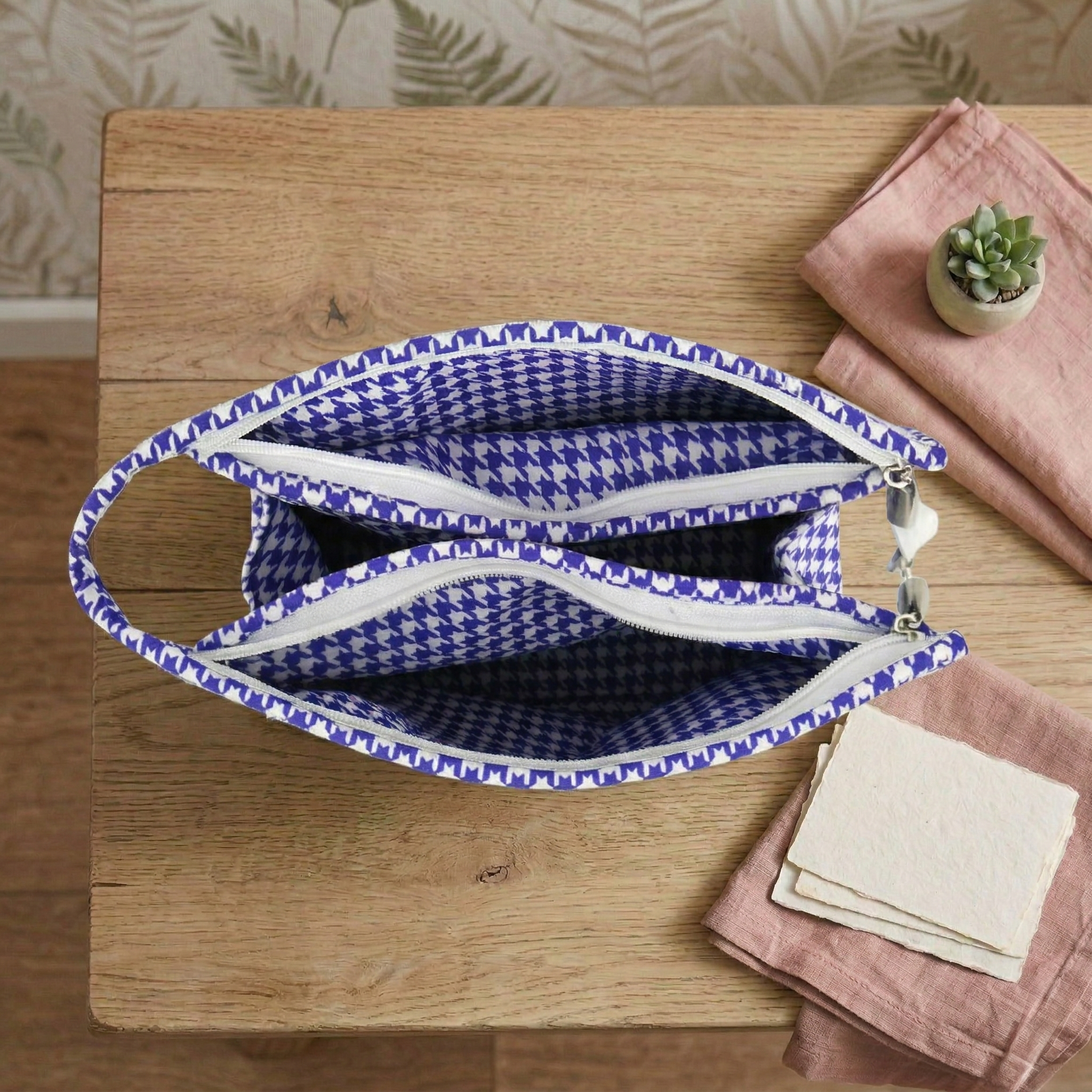 OCEAN MIST PRINT TRIOZIP TOILETRY BAG