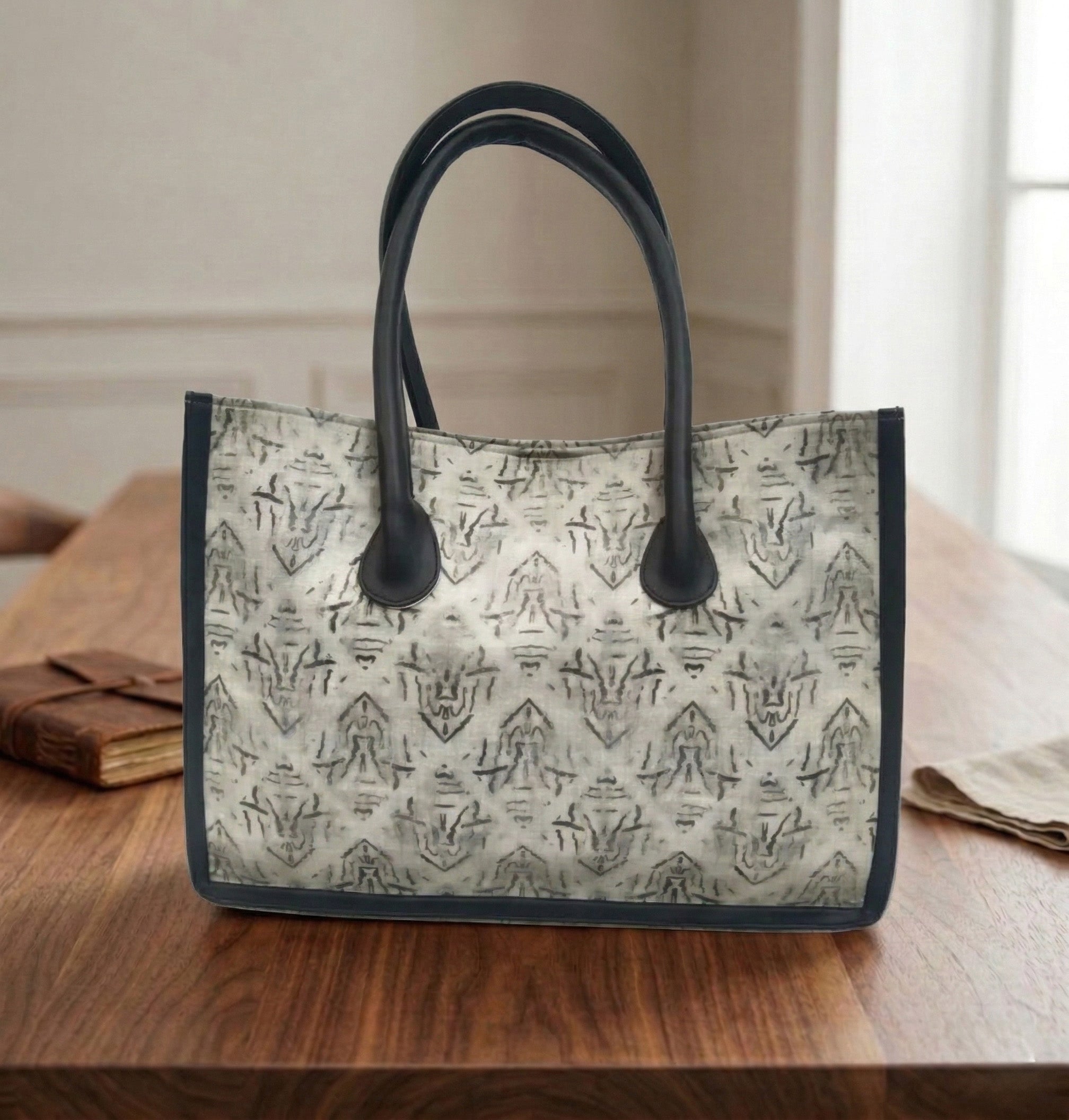 SILENT GEOMETRY TRAVEL LEATHER BAG