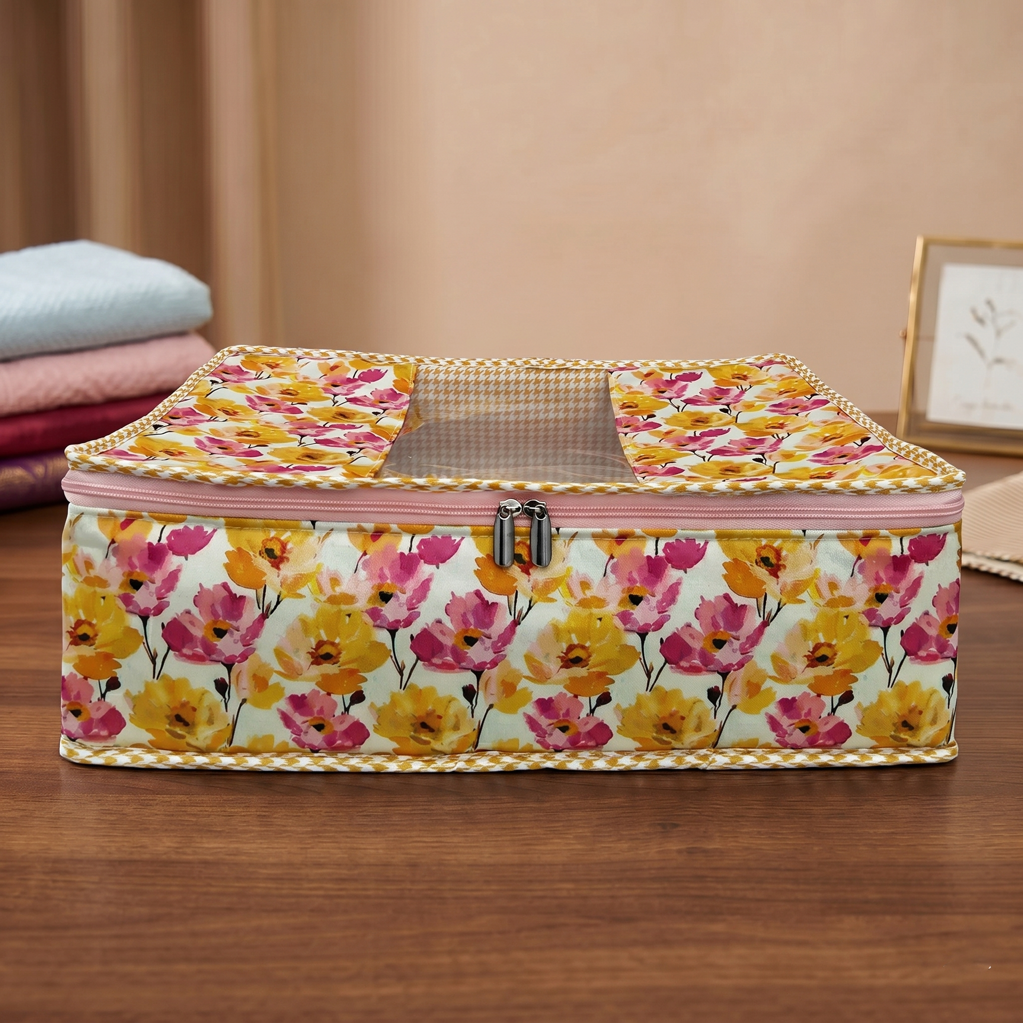 SUNBEAM DAISIES PRINT GRAND SAREE ORGANIZER