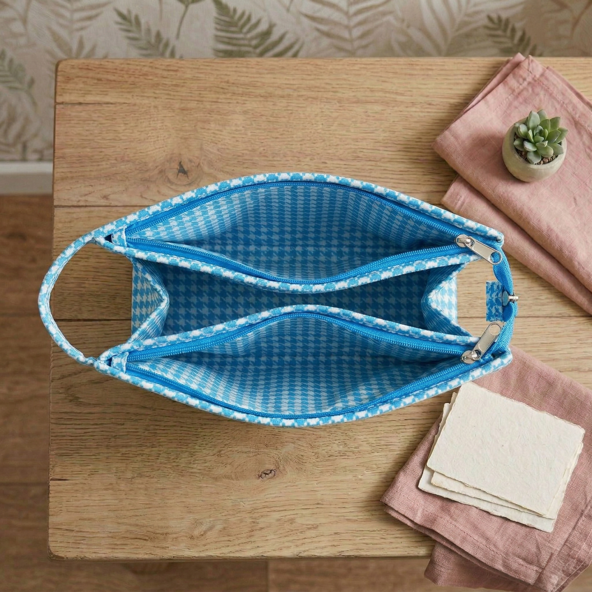 SUPER CAT PRINT TRIOZIP TOILETRY BAG