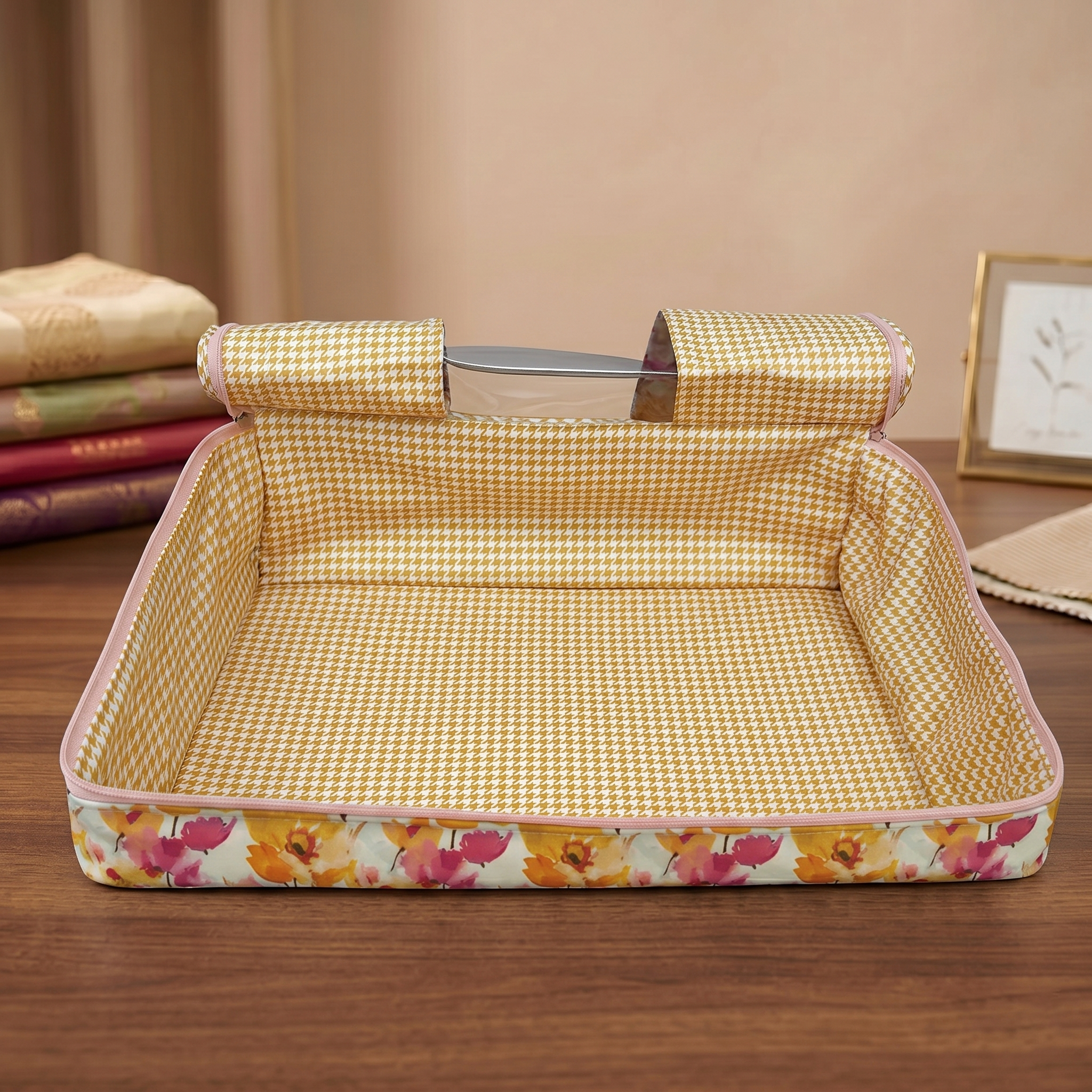 SUNBEAM DAISIES PRINT GRAND SAREE ORGANIZER