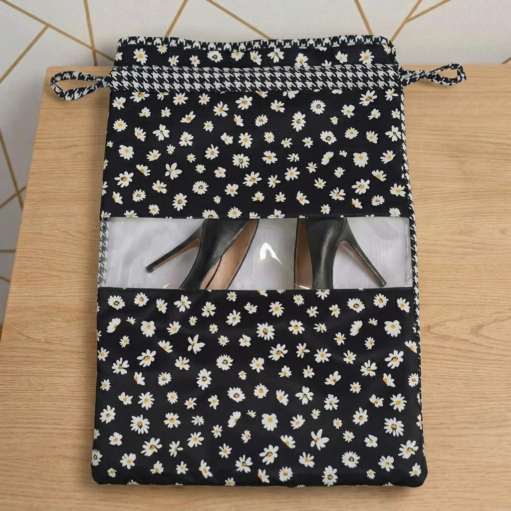 MIDNIGHT DAISY PRINT Heels & Sandals Cover