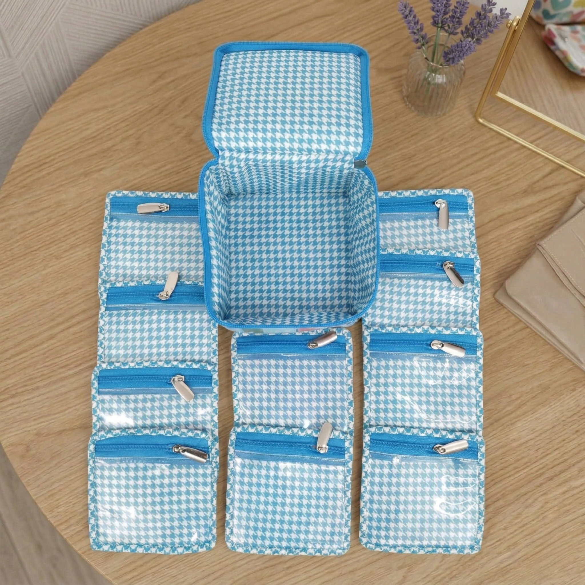 SCARLET DITSY GARDEN PRINT EARRING ORGANIZER