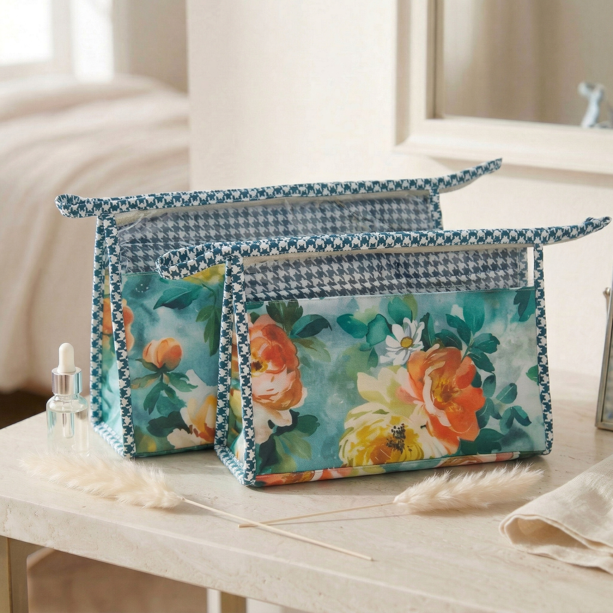 FLORAL MEADOW BLOOM PRINT TRAVEL MAKEUP POUCH SET