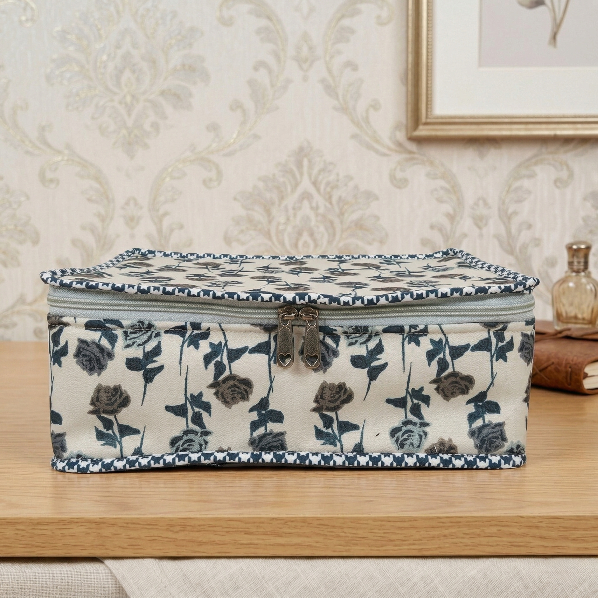 VINTAGE ROSE CHARM PRINT JEWELRY ORGANIZER