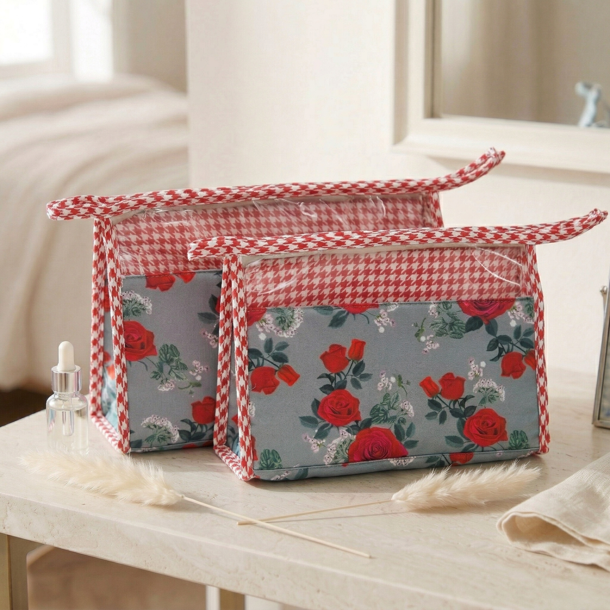 SCARLET ROSE PRINT TRAVEL MAKEUP POUCH SET