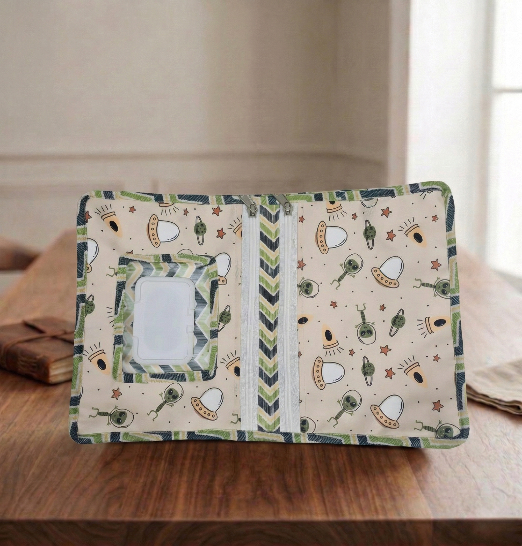 SPACE INVADERS PRINT Luxe Wet Tissue Kit