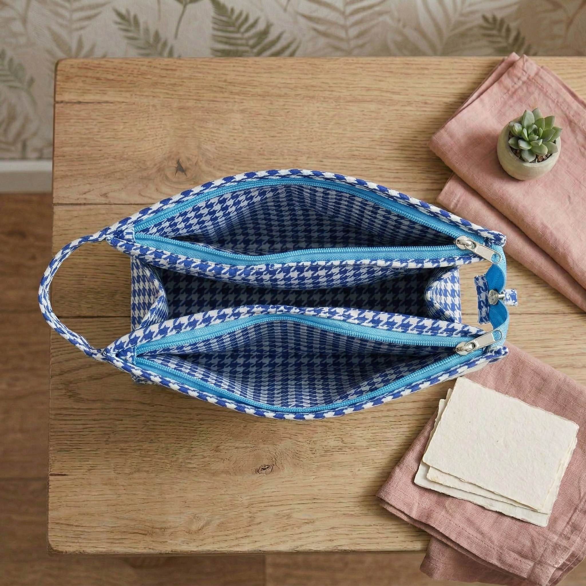 SUPER CAP PRINT TRIOZIP TOILETRY BAG