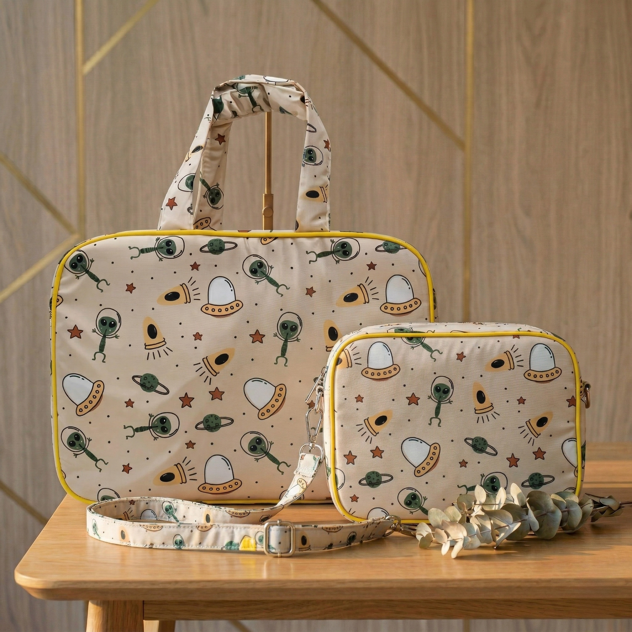 SPACE INVADERS PRINT TRAVEL BAG