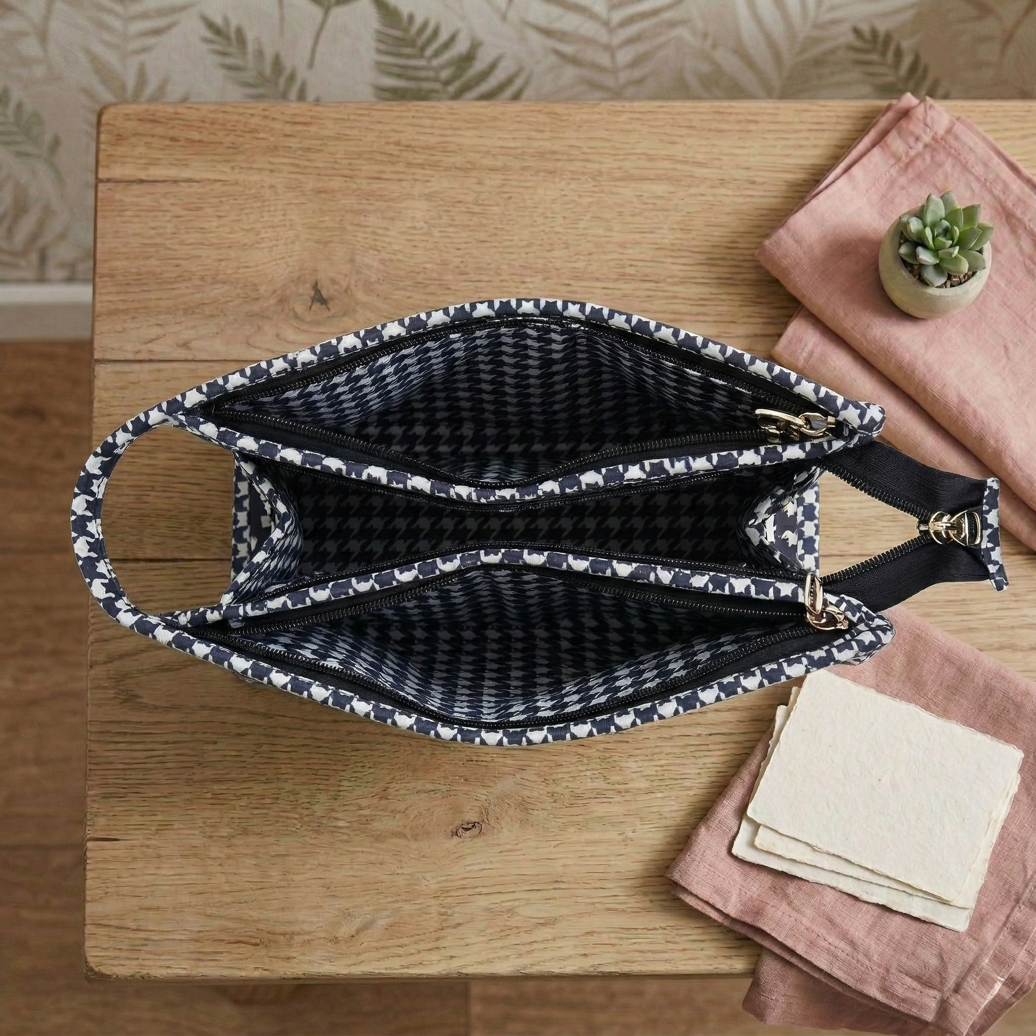 HONEYBEE DOODLE PRINT TRIOZIP TOILETRY BAG