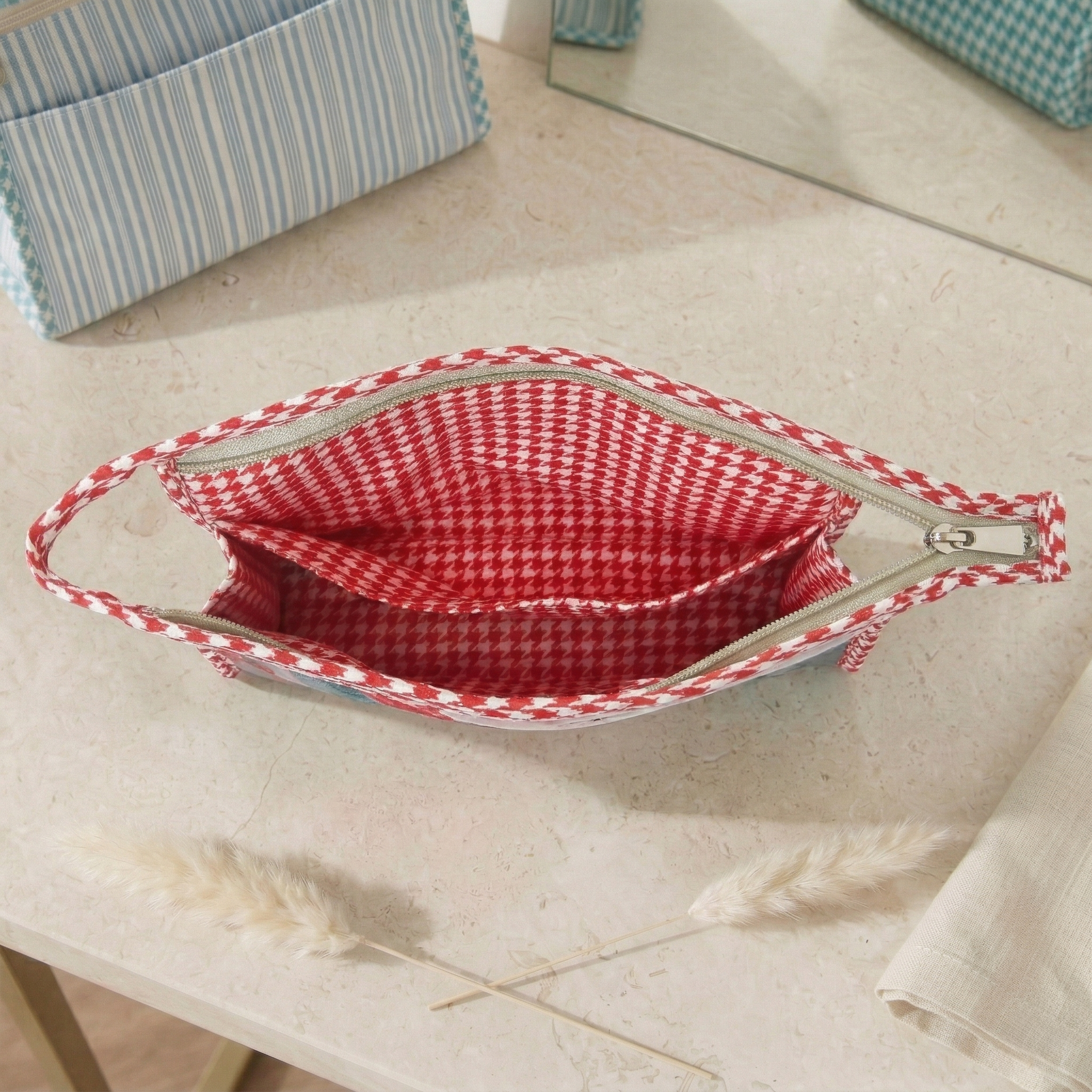 SCARLET ROSE PRINT TRAVEL MAKEUP POUCH SET