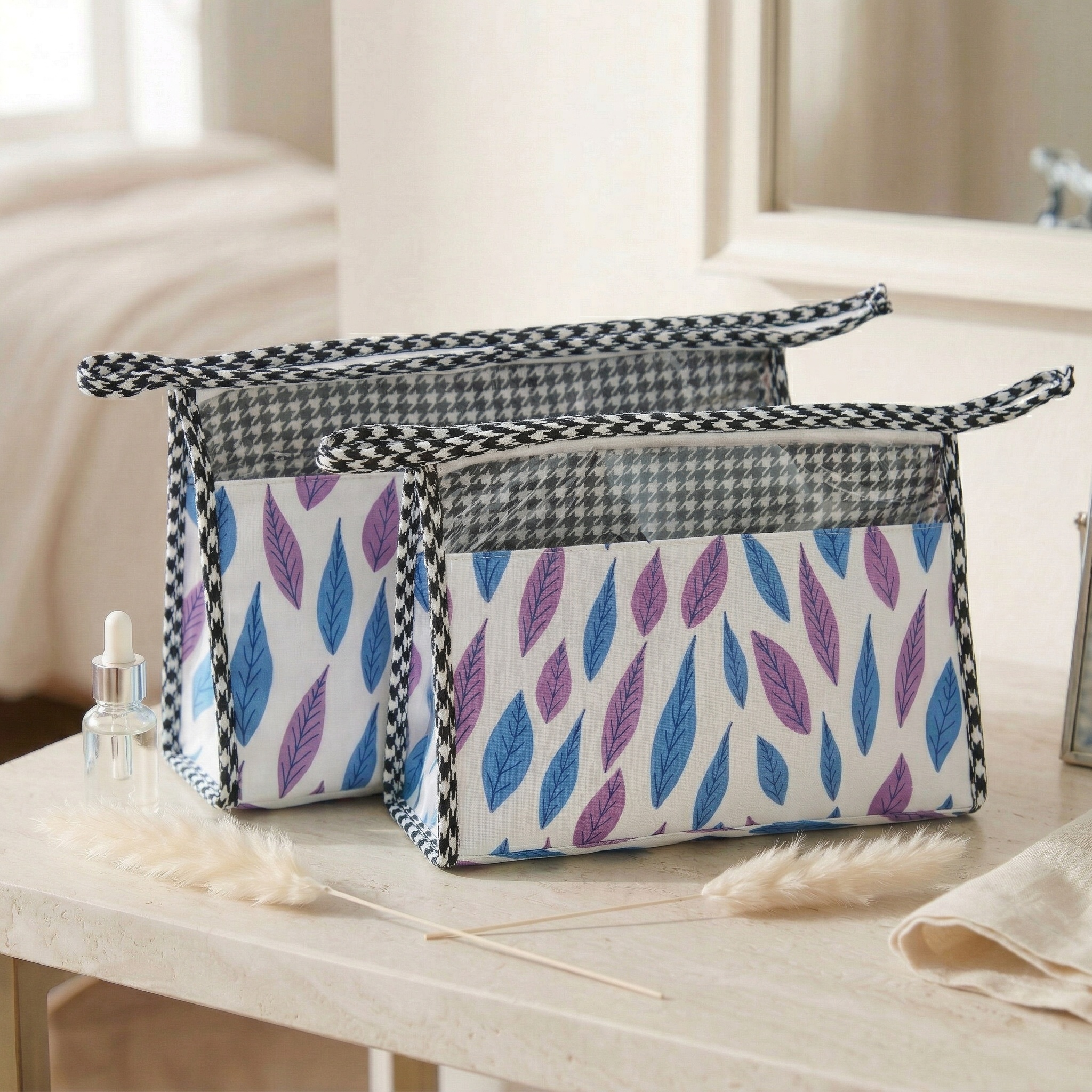VIOLET BLUE MEADOW PRINT TRAVEL MAKEUP POUCH SET