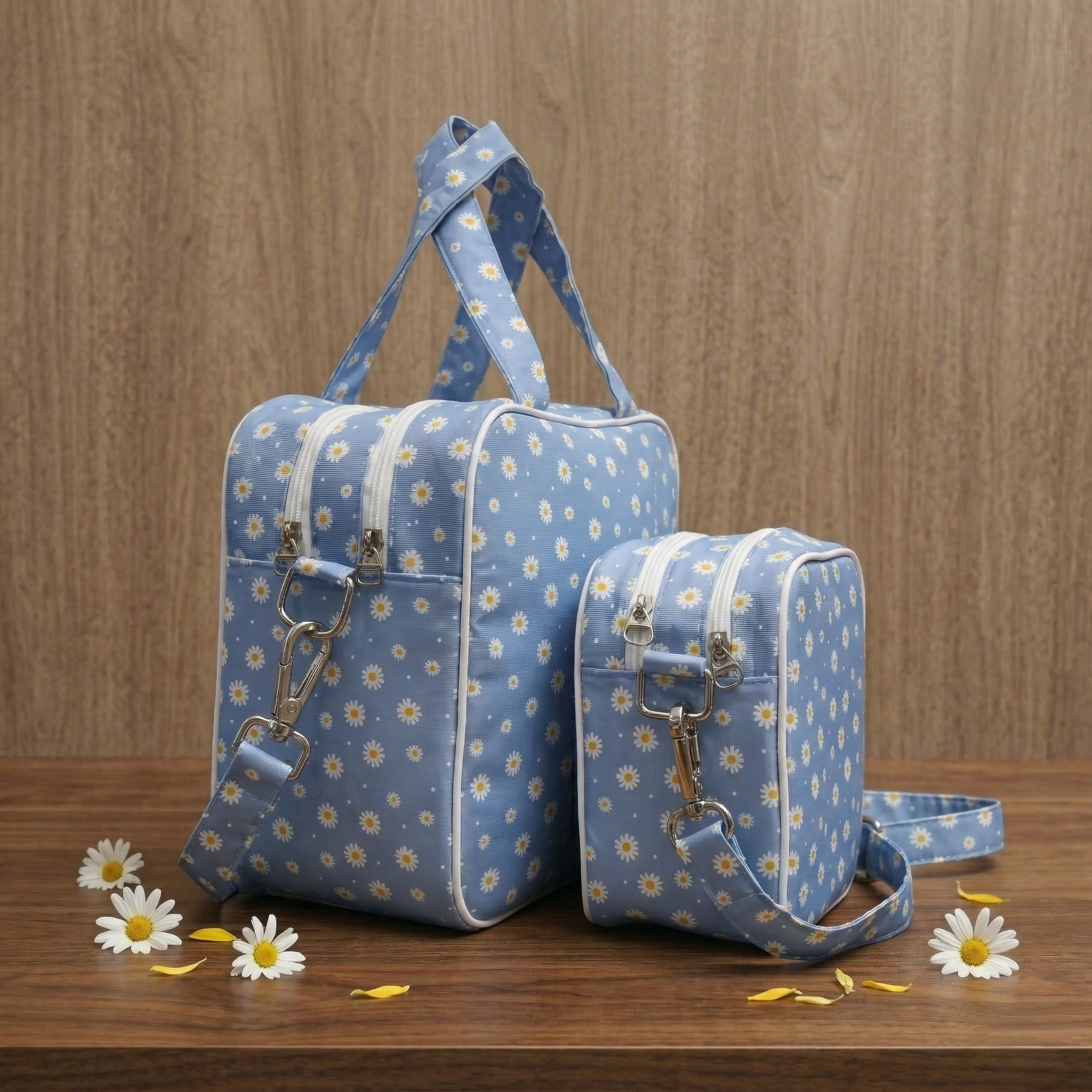 DAISY DREAMS PRINT TRAVEL BAG