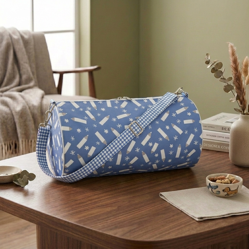 PENCIL FLAKES PRINT DUFFEL BAG
