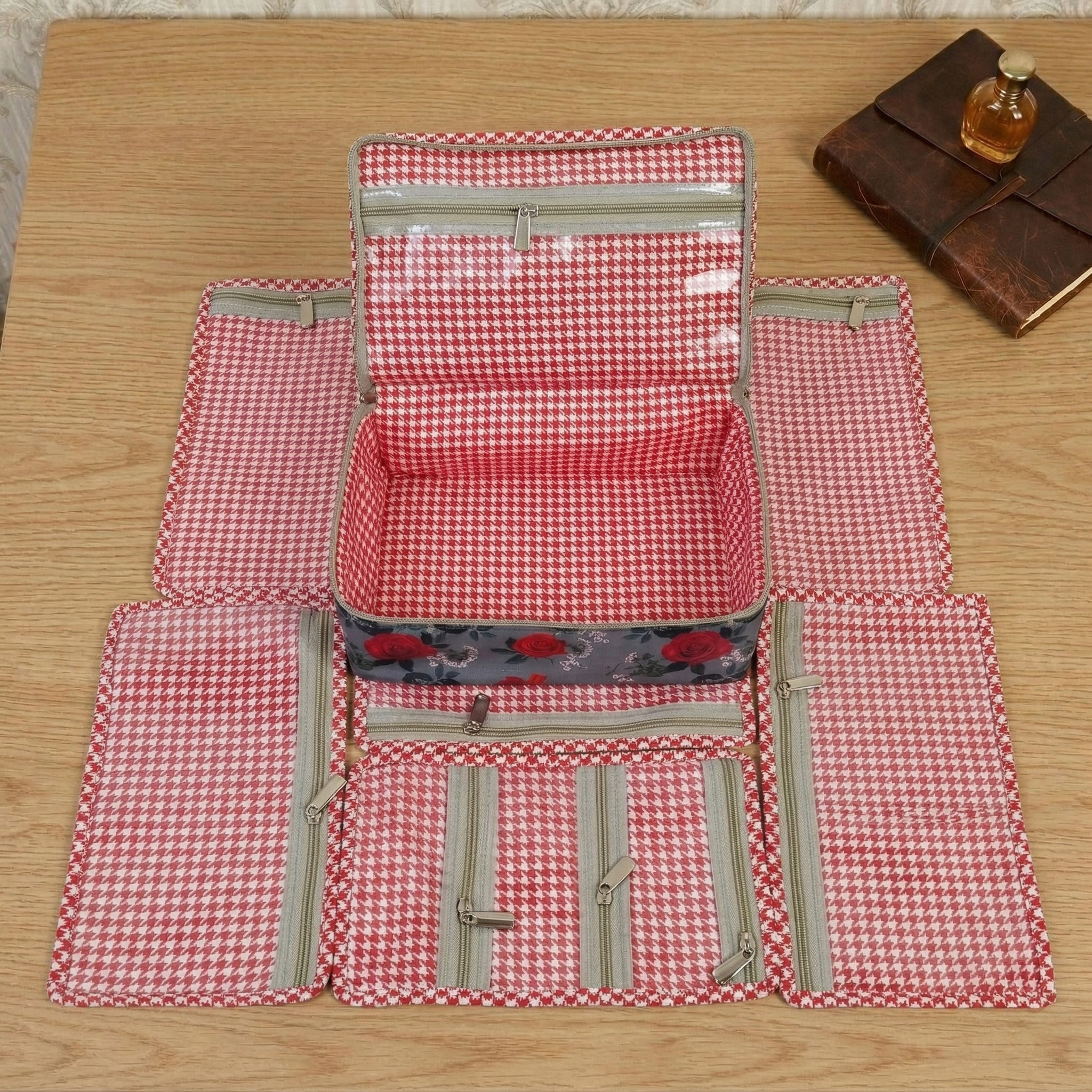 SCARLET ROSE PRINT JEWELRY ORGANIZER