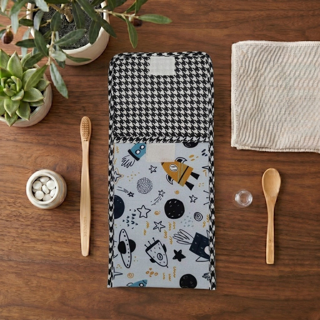 SPACE DOODLE PRINT TRAVEL DENTAL KIT