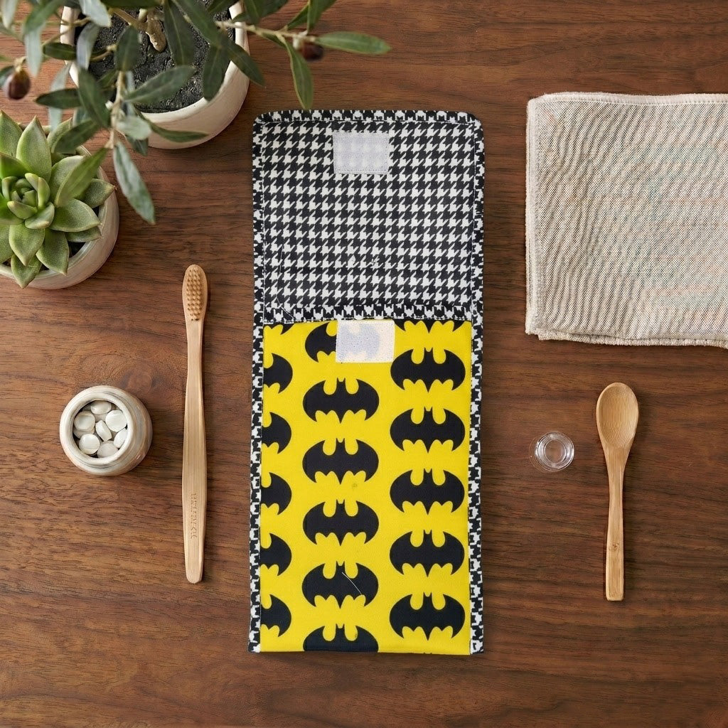 SUPER SQUAD BAT PRINT TRAVEL DENTAL KIT