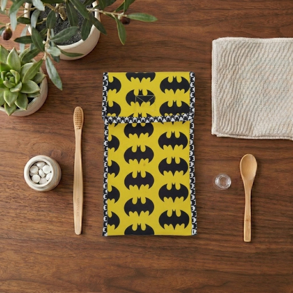 SUPER SQUAD BAT PRINT TRAVEL DENTAL KIT