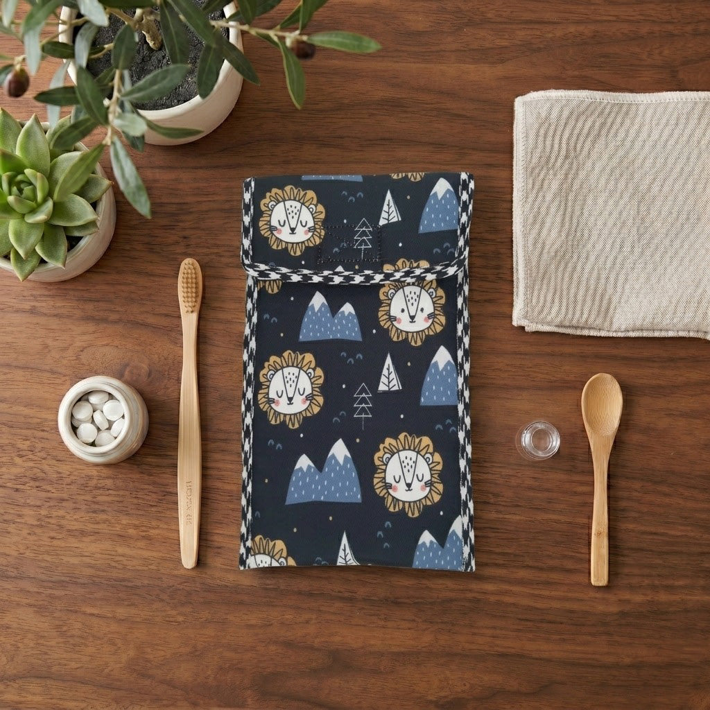 HAPPY LION MOUNTAINS PRINT TRAVEL DENTAL KIT