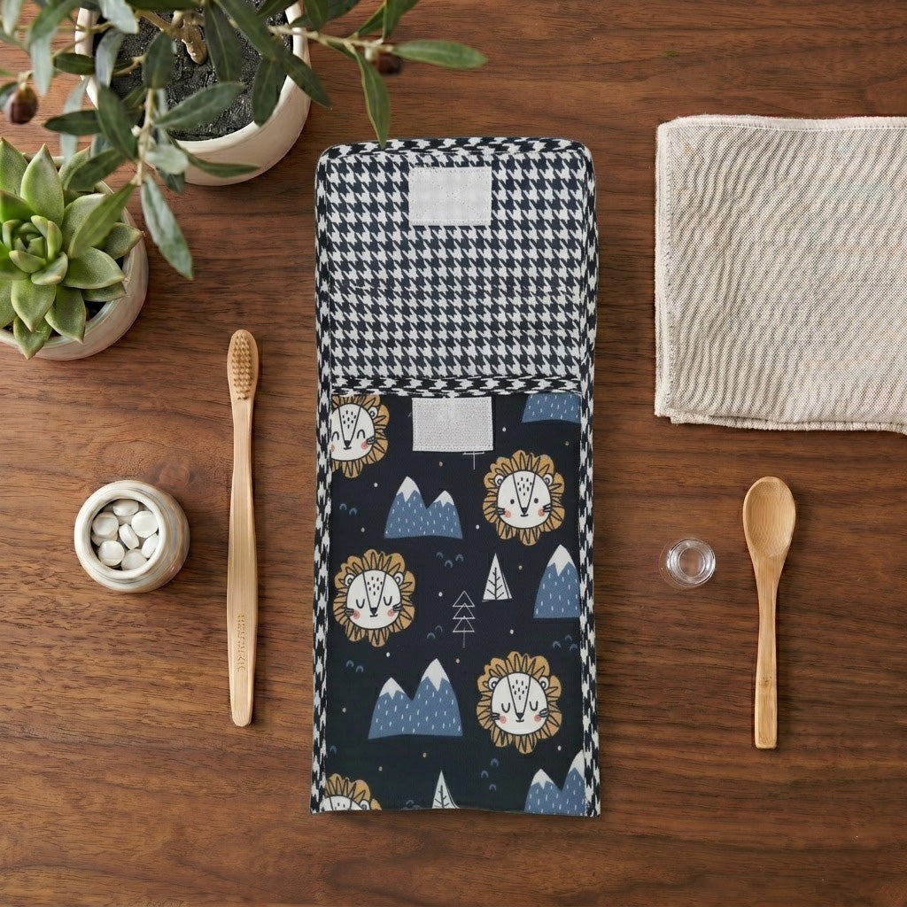 HAPPY LION MOUNTAINS PRINT TRAVEL DENTAL KIT