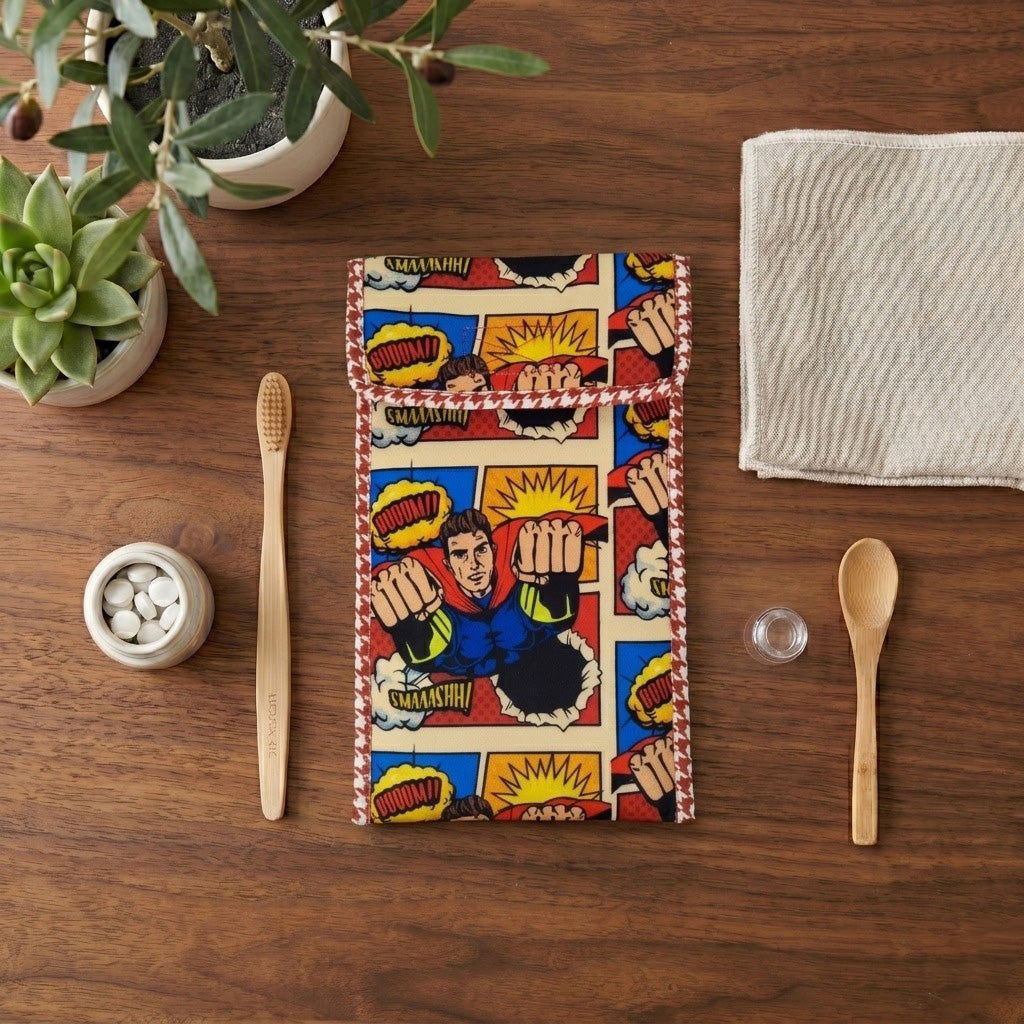 SUPER COMIC HERO PRINT TRAVEL DENTAL KIT