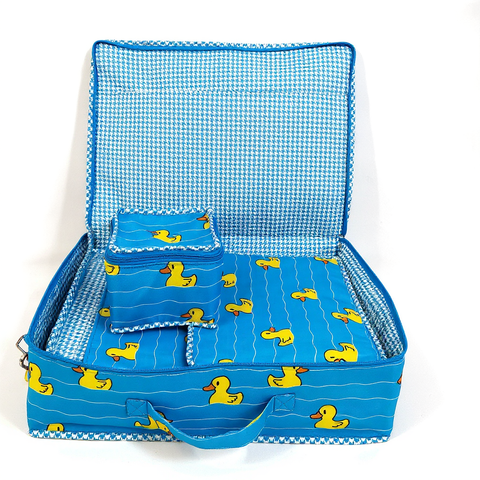 QUACKY WAVES PRINT 8 PIECE KIDS GIFT SET
